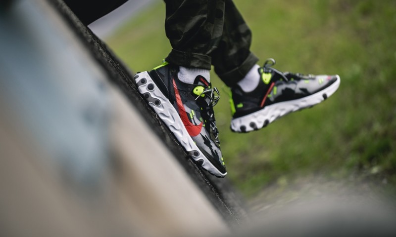 Nike react element 87 2025 medium olive bright crimson